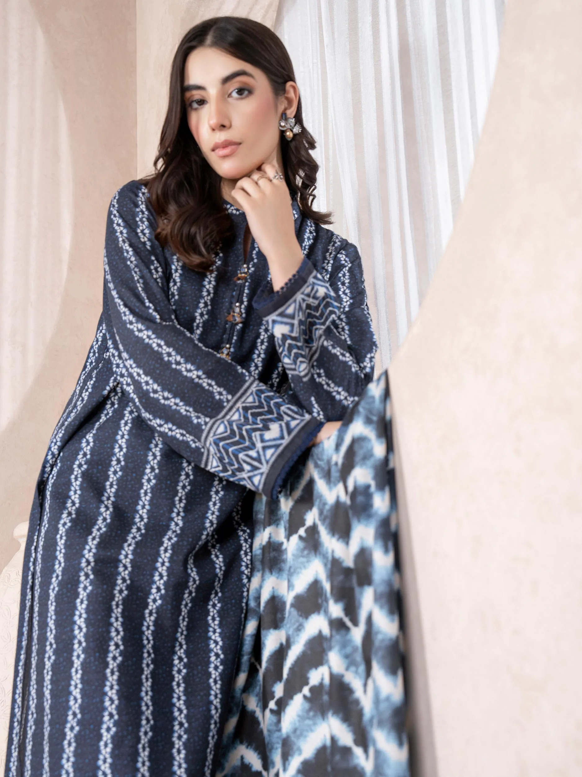 2 Piece Khaddar Suit-Printed (Unstitched)