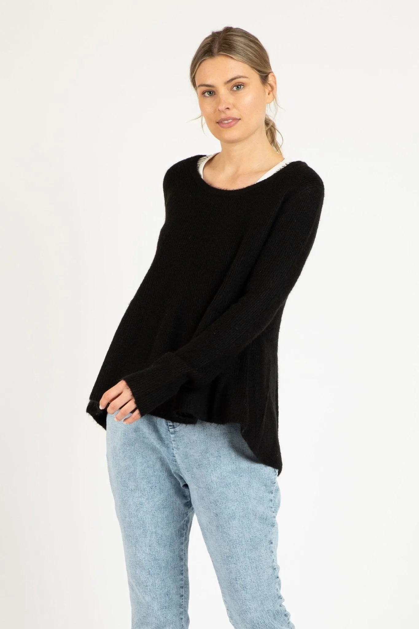 Betty Basics Lexi Knit Jumper in Black