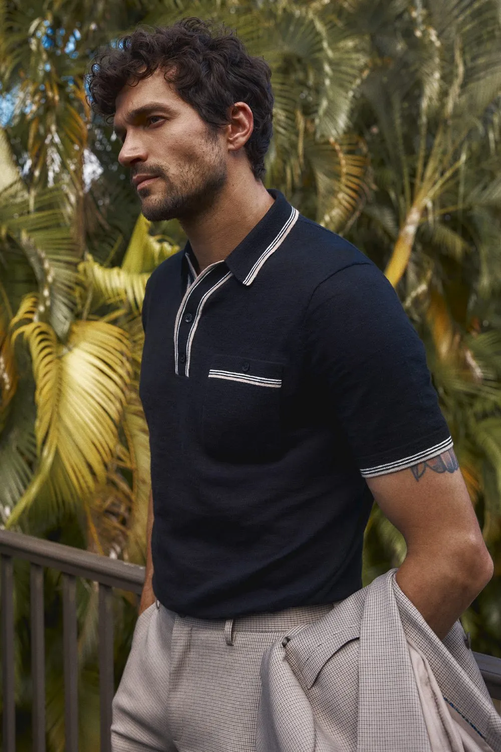 Contrasting details knitted polo