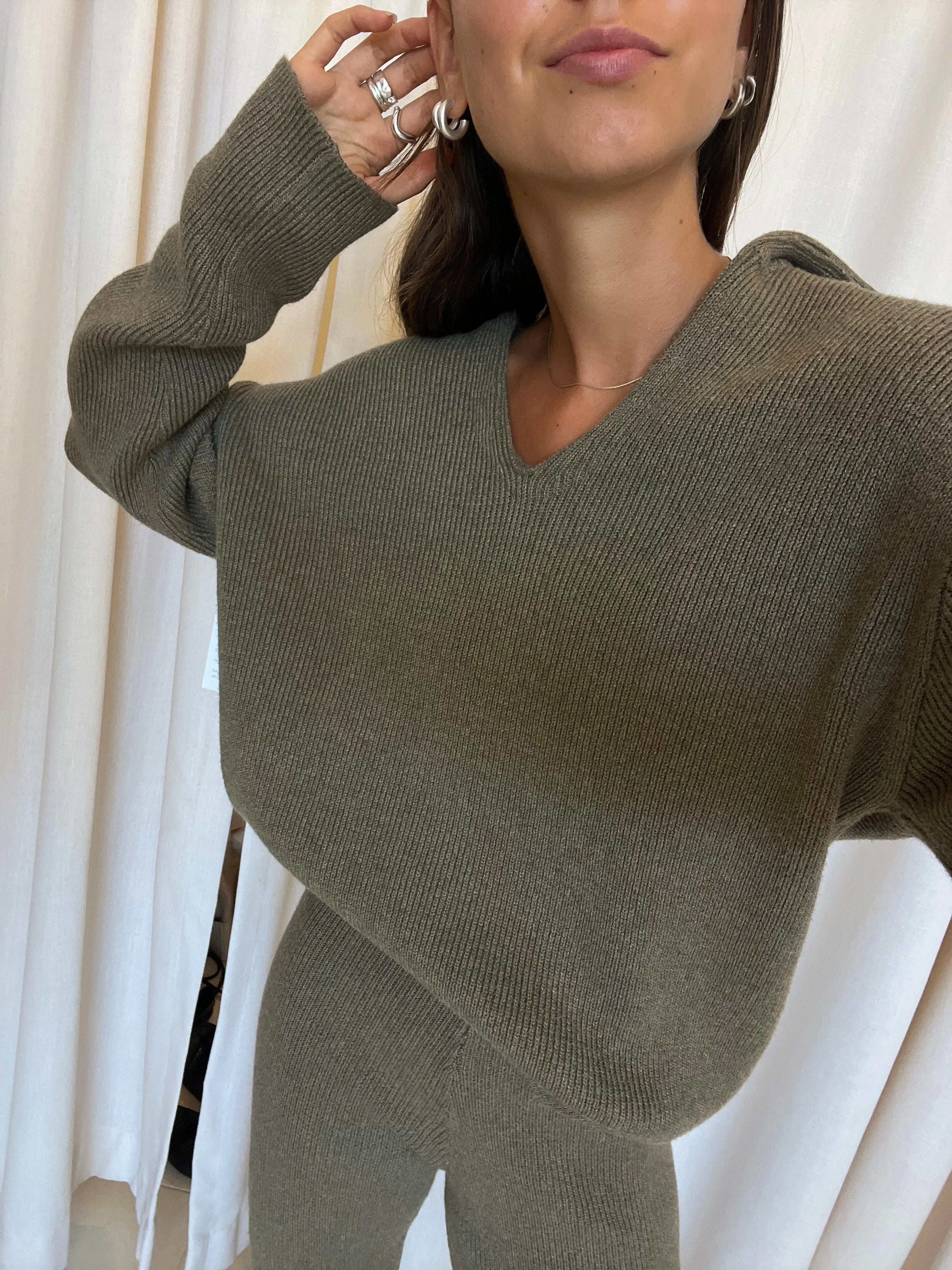 GROUNDED KNIT MERINO WOOL BLEND JUMPER - KHAKI