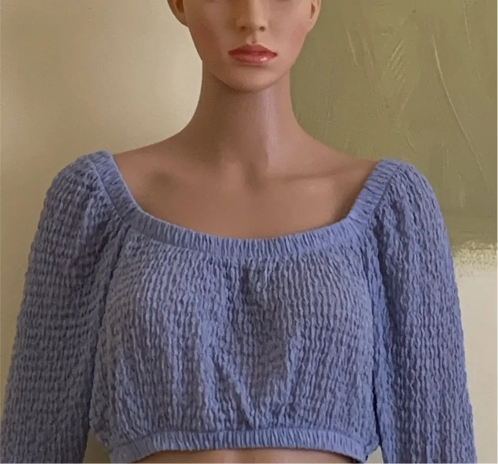 Long Sleeve Textured Crop Top